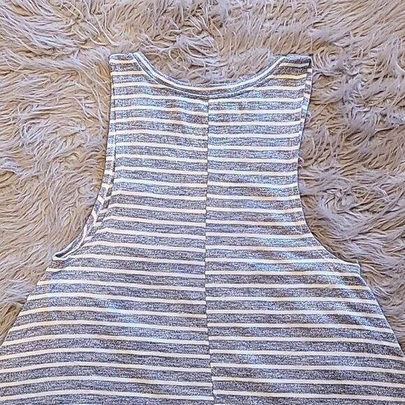 NWT Umgee womens light blue and white‎ stripped vneck flowy soft tank top - Picture 6 of 6